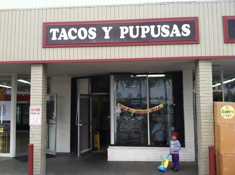 Tacos Y Pupusas